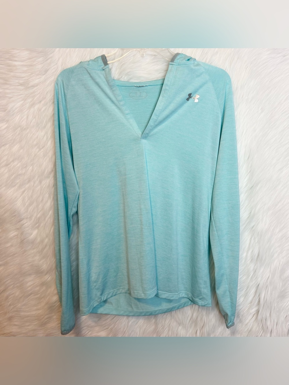 Under Armour Heather Light Blue Hoodie Pullover Long Sleeve Top Lightweight